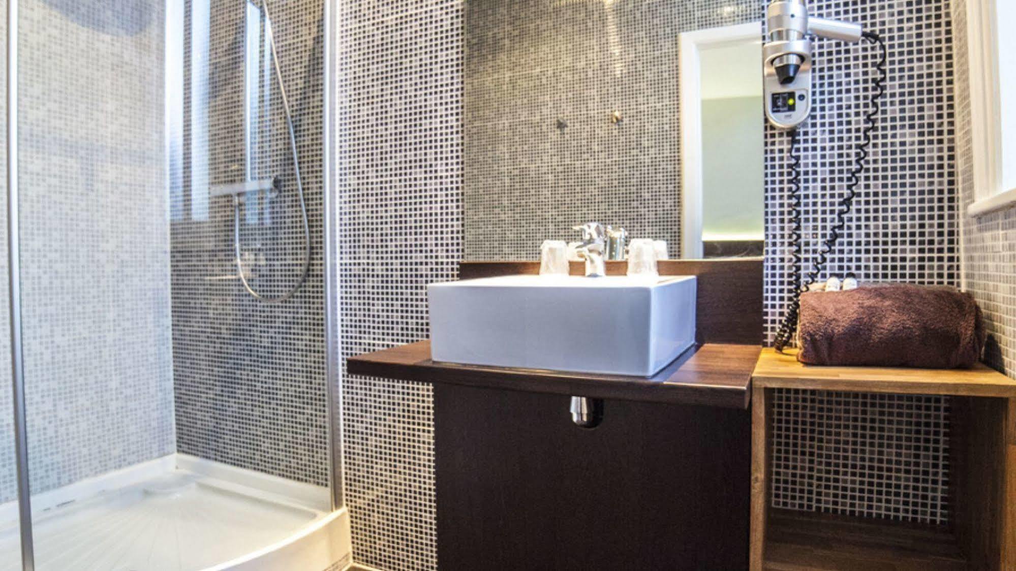 Hotel Kanai Лилль Экстерьер фото